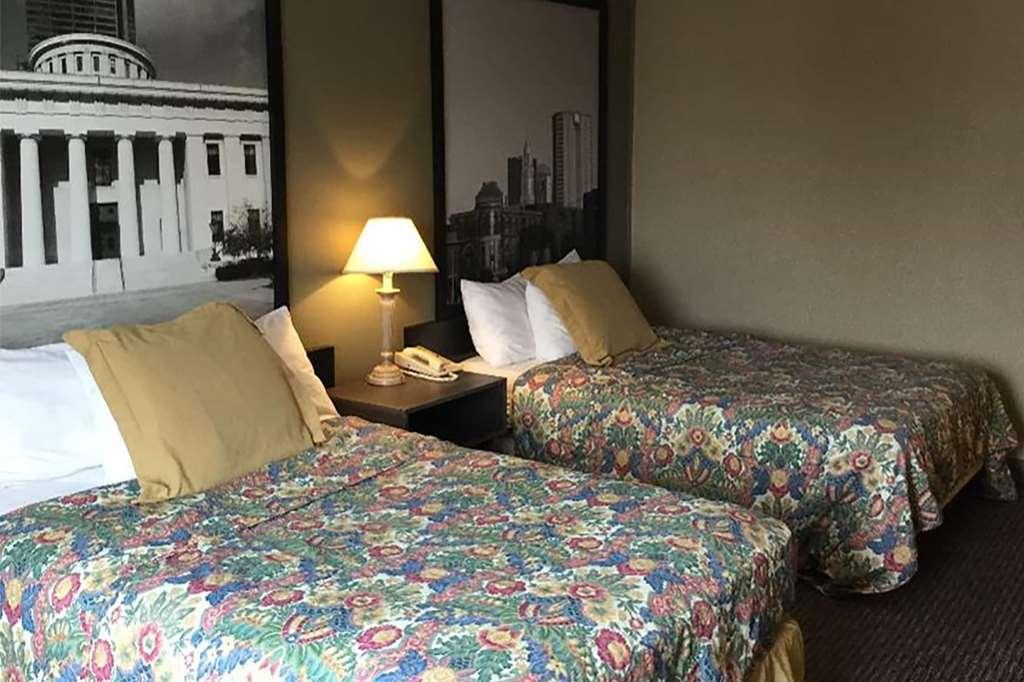 Howard Johnson Inn Cleveland Airport Brook Park Стая снимка